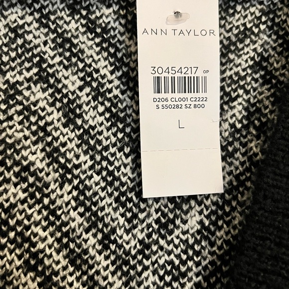Ann Taylor cardigan sweater - Picture 4 of 8